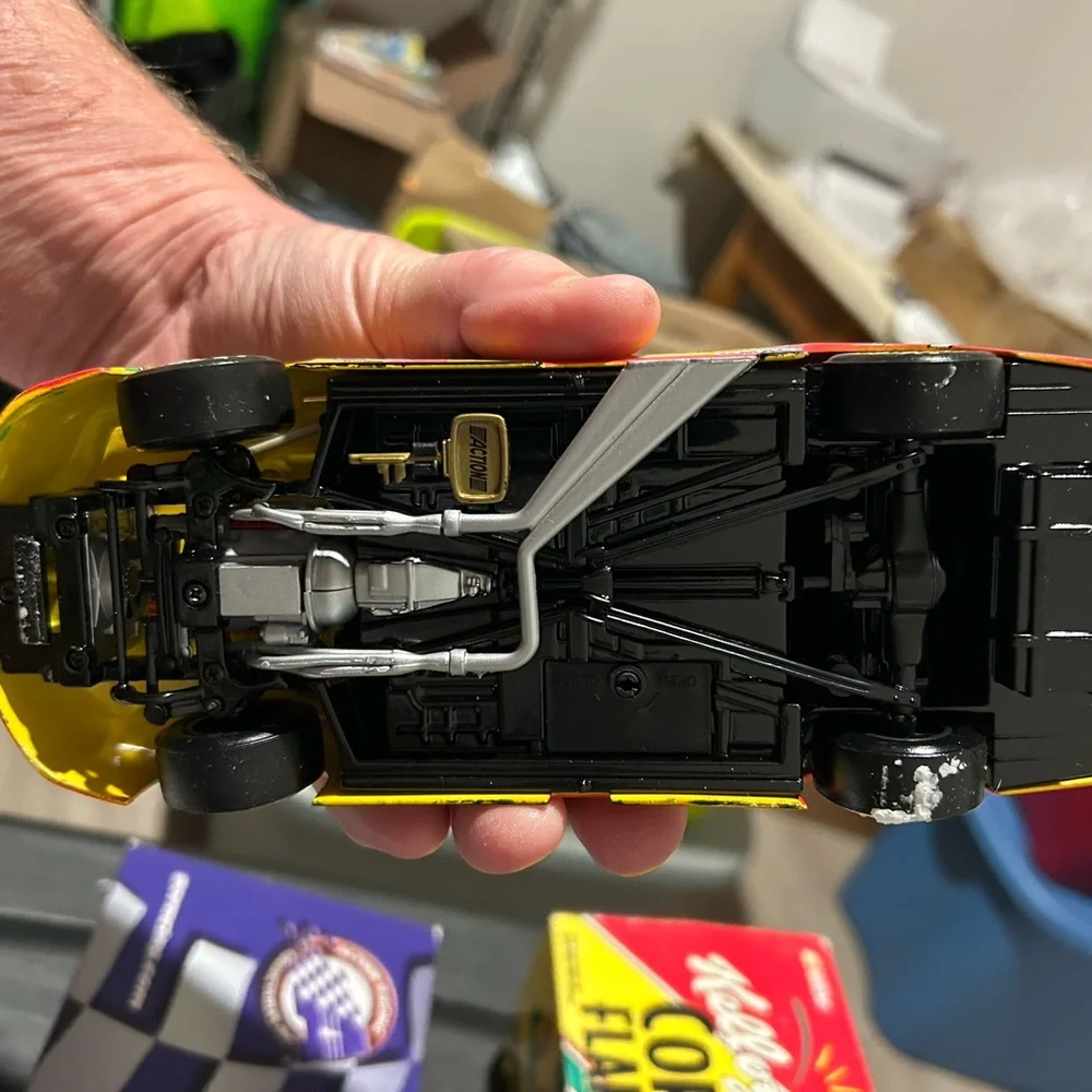 Terry Labonte Corn Flakes 1/24 scale Red and Yellow Race Car Toy. 1 of 7512 made - Picture 6 of 14